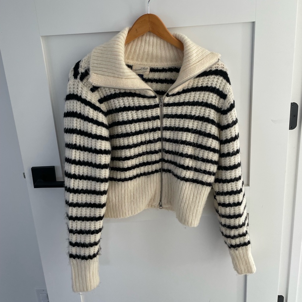 Like New Universal Threads Target Striped Zip Up … - image 1